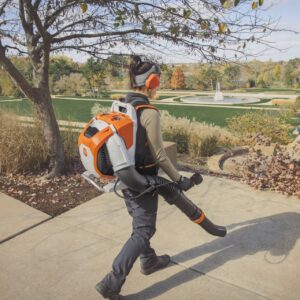 STIHL_BRA_600_Akku-Laubblaeser