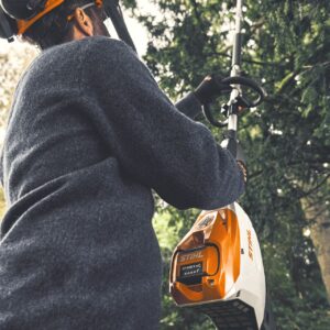 STIHL_KMA_200_R_Akku-Kombimotor