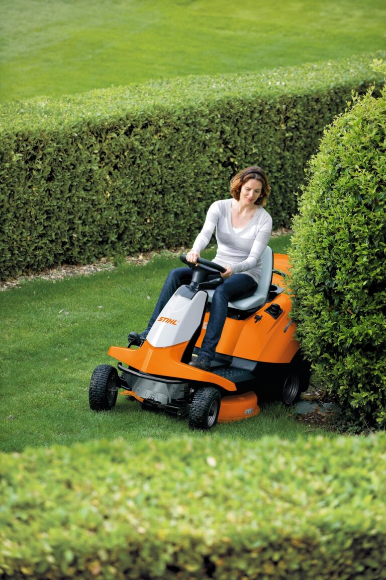 STIHL RT 4082 Aufsitzmäher mit 11.1 PS