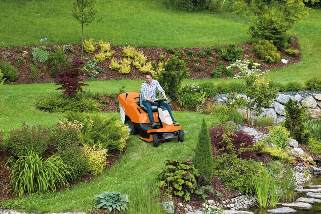 STIHL RT 4082 Aufsitzmäher mit 11.1 PS
